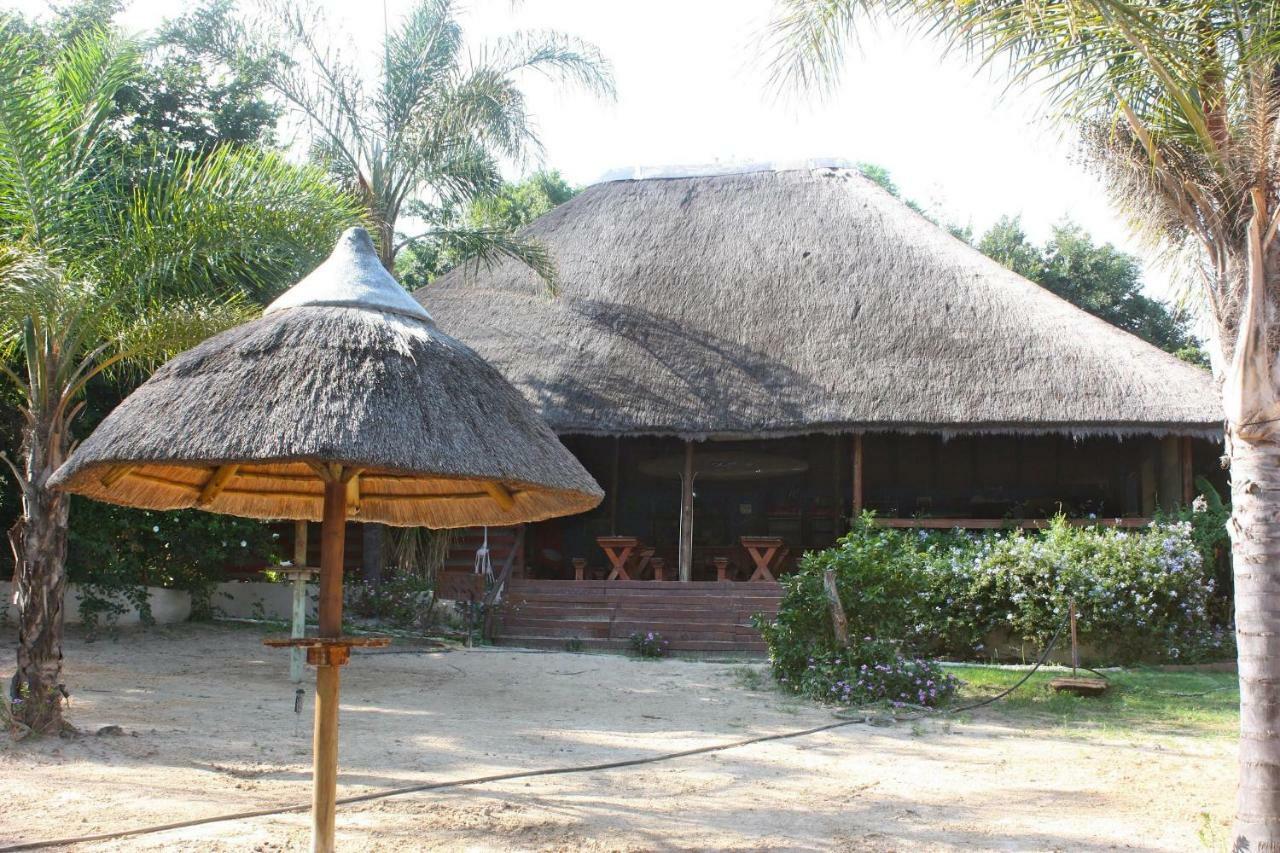 The Nutbush Boma Lodge Hekpoort ภายนอก รูปภาพ